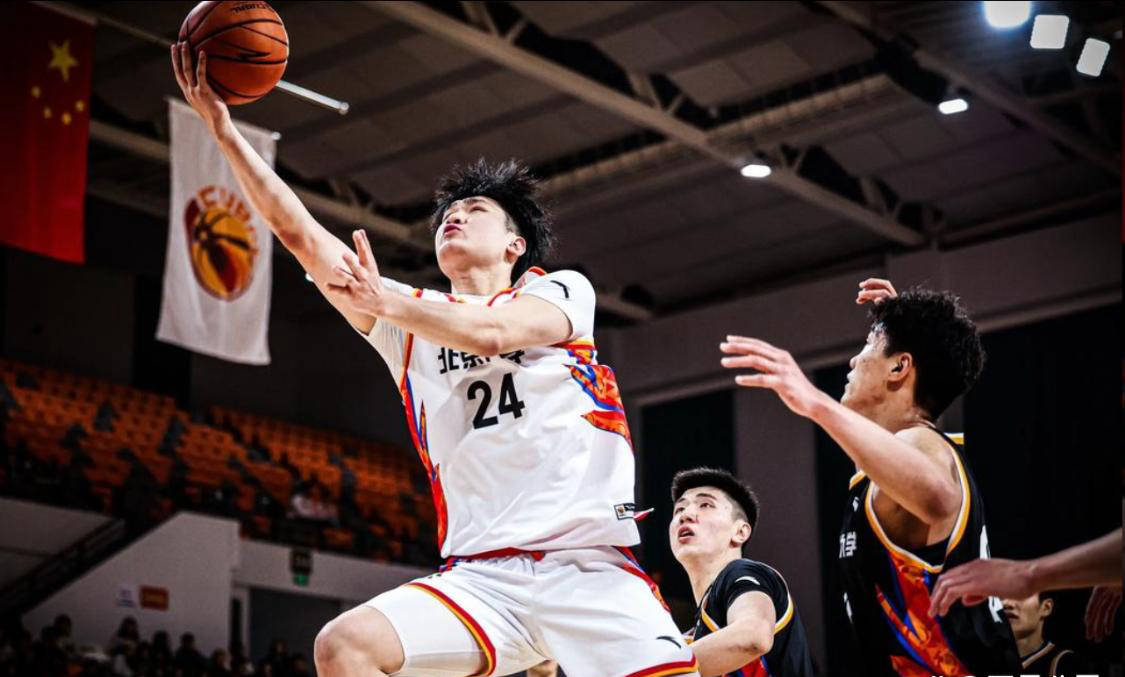 Kaiyun APP-包含里程碑夜广州队强势反弹；CBA常规赛今晨刷纪录；更衣室稳定；数据趋势出现新变化的词条