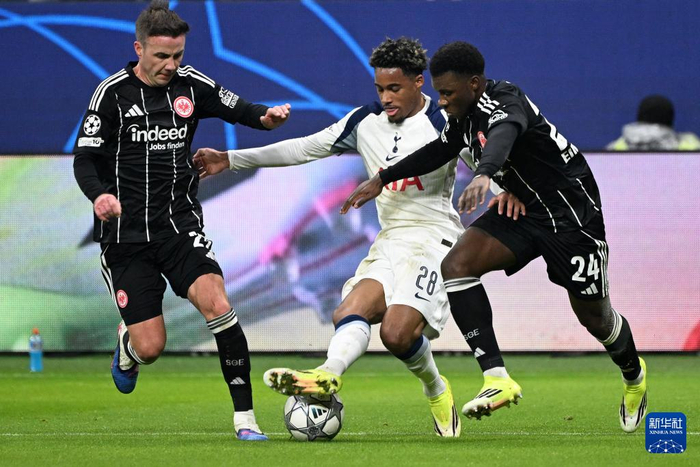 kaiyun体育app-法兰克福迎英超关键赛，清晨扳平良机，球迷炸锅，细节决定成败的简单介绍